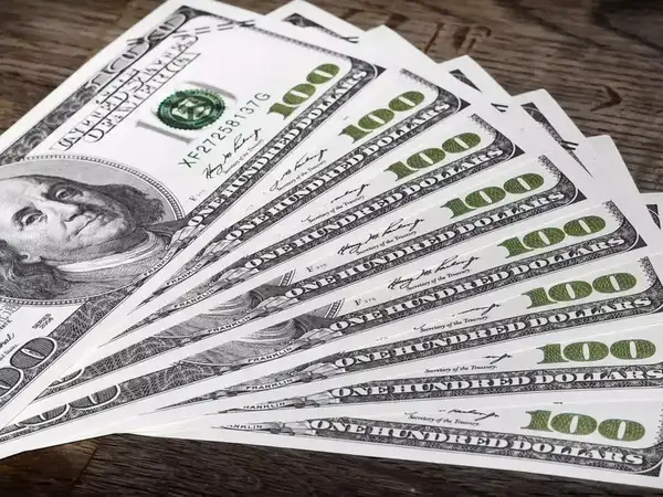 দুই সপ্তাহে ডলারের দাম কমেছে ২.৪০ টাকা